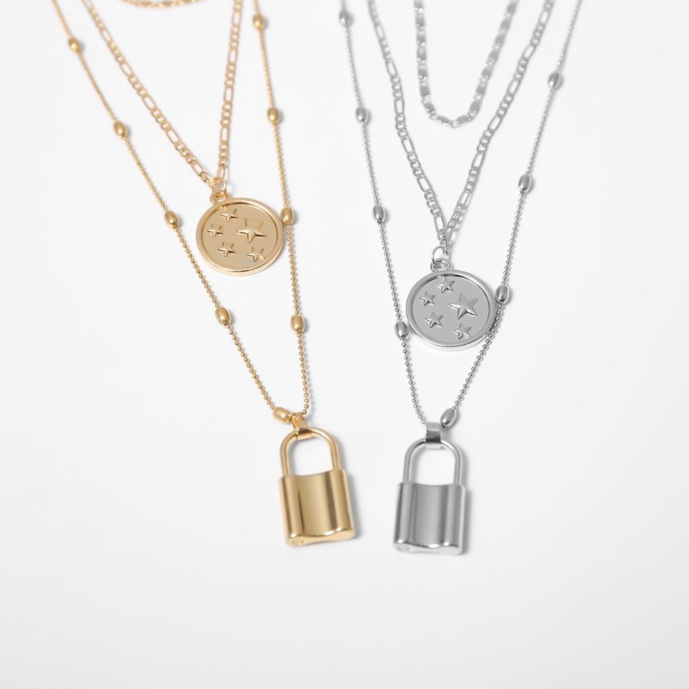 LAST ONE 💖Lock Stars Layered Necklace Set - Picture 5 of 10